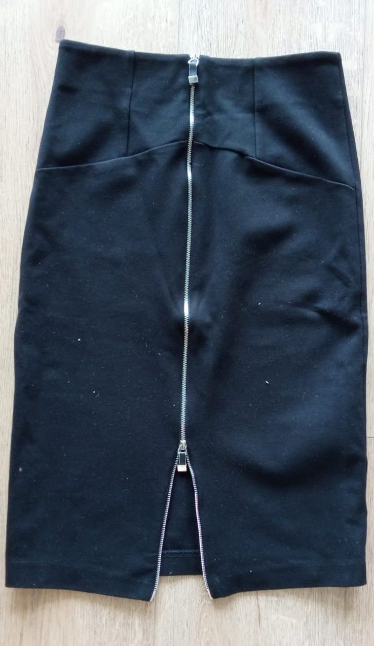 Spódnica ołówkowa Reserved z ozdobnym zamkiem xs