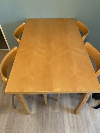 Komplet stoł i krzesla