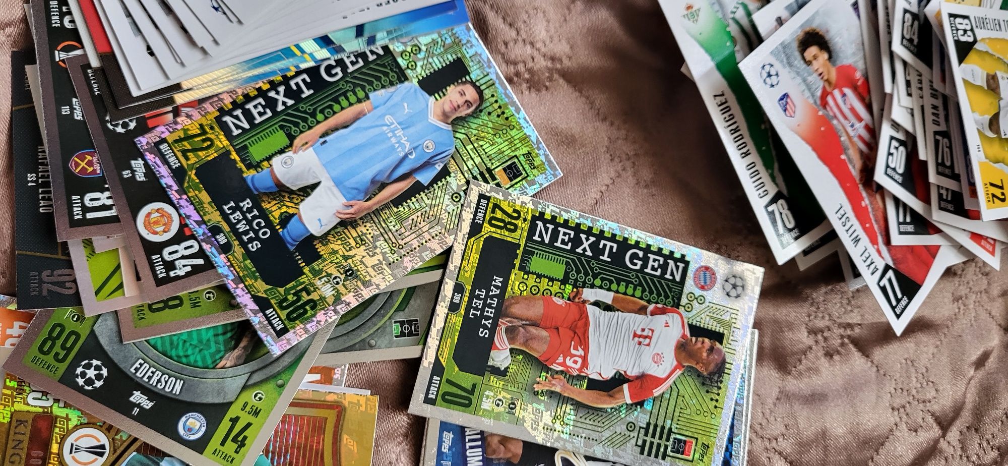 Match Attax sezon 2023/24 karty piłkarskie 142 sztuki