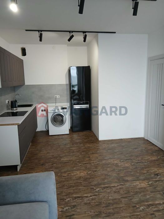 Продам 2 кімн квартиру з ремонтом в новобудові