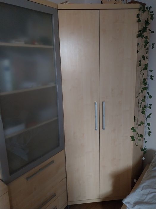 Komplet mebli z łóżkiem