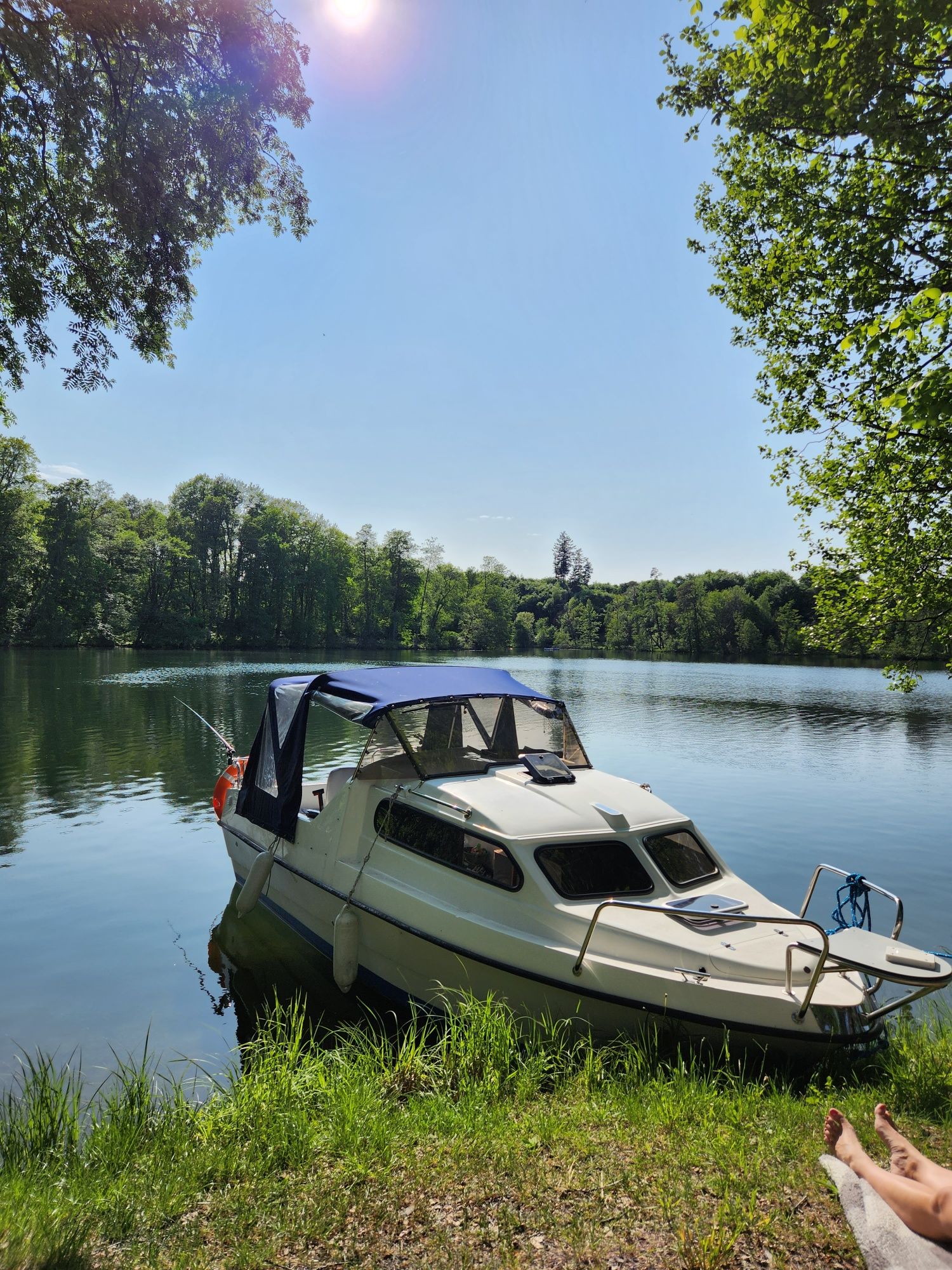 Czarter łodzi motorowej hausboot jezioro Drawskie