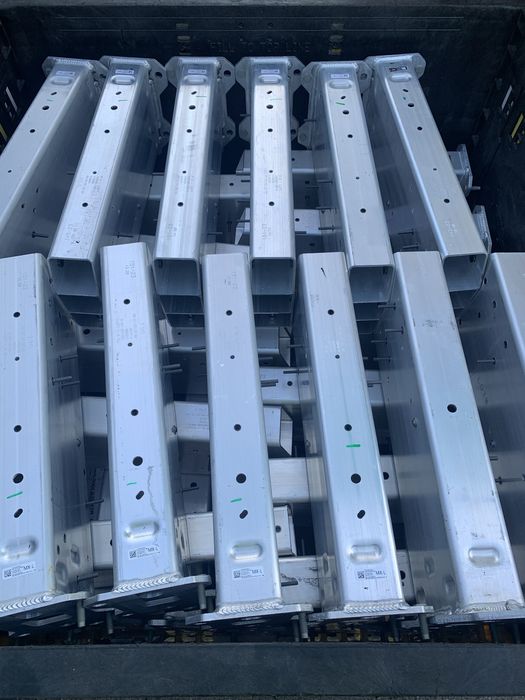 Tesla model S plaid тесла плейд запчасти бампер крило капот фари