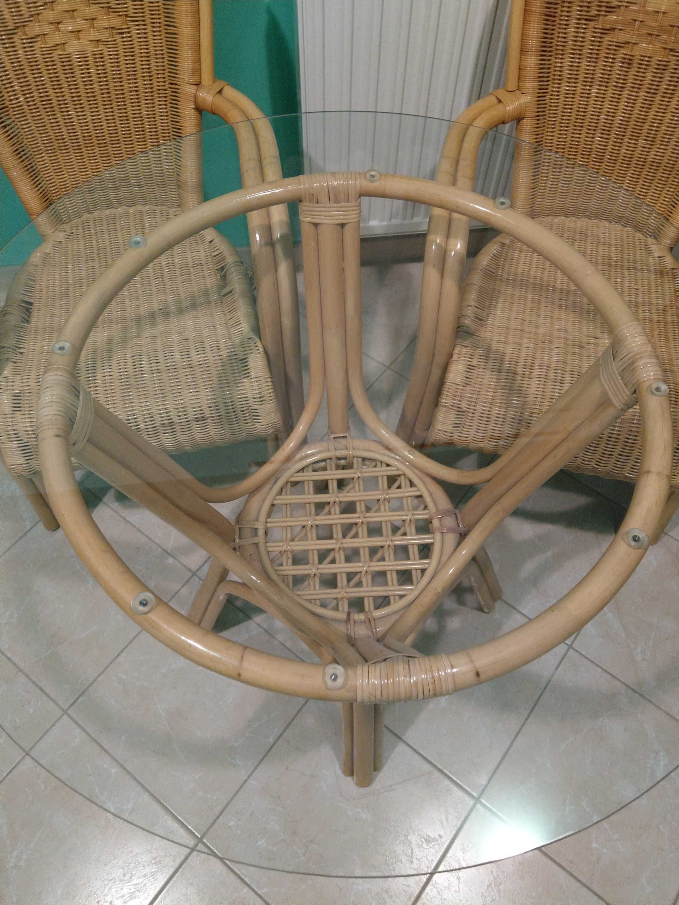 Zestaw mebli rattanowych- stół plus 2 krzesła
