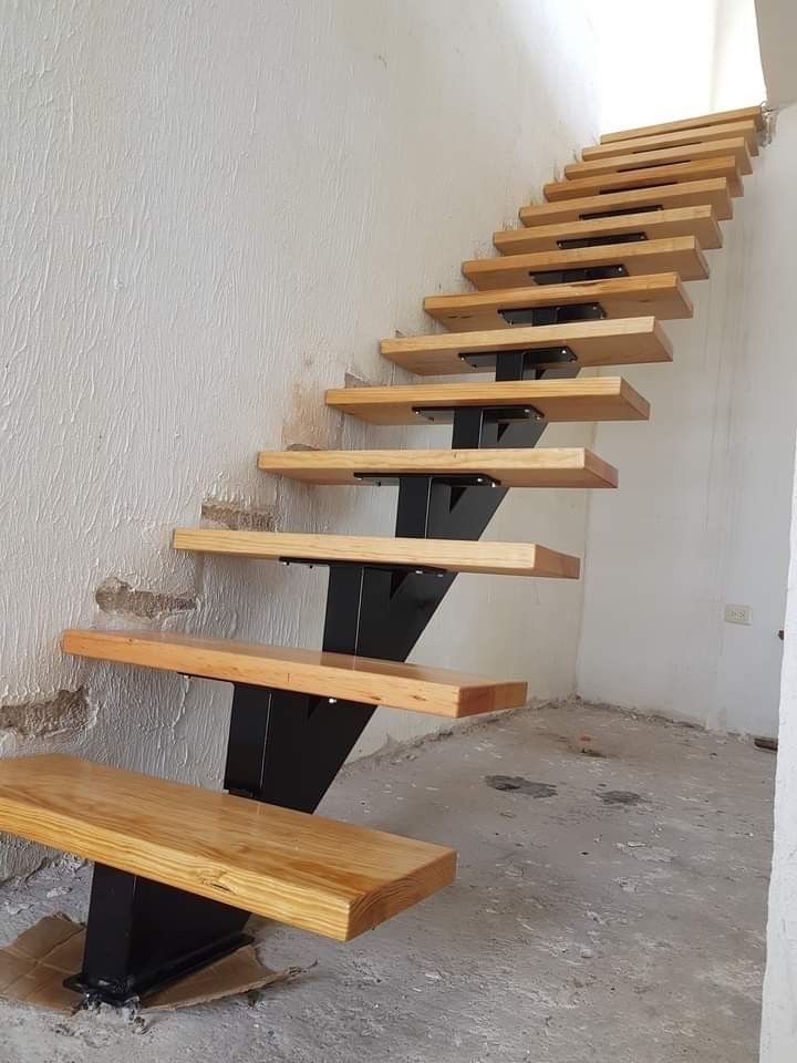 Производство металлических лестниц в Одессе под заказ по договору