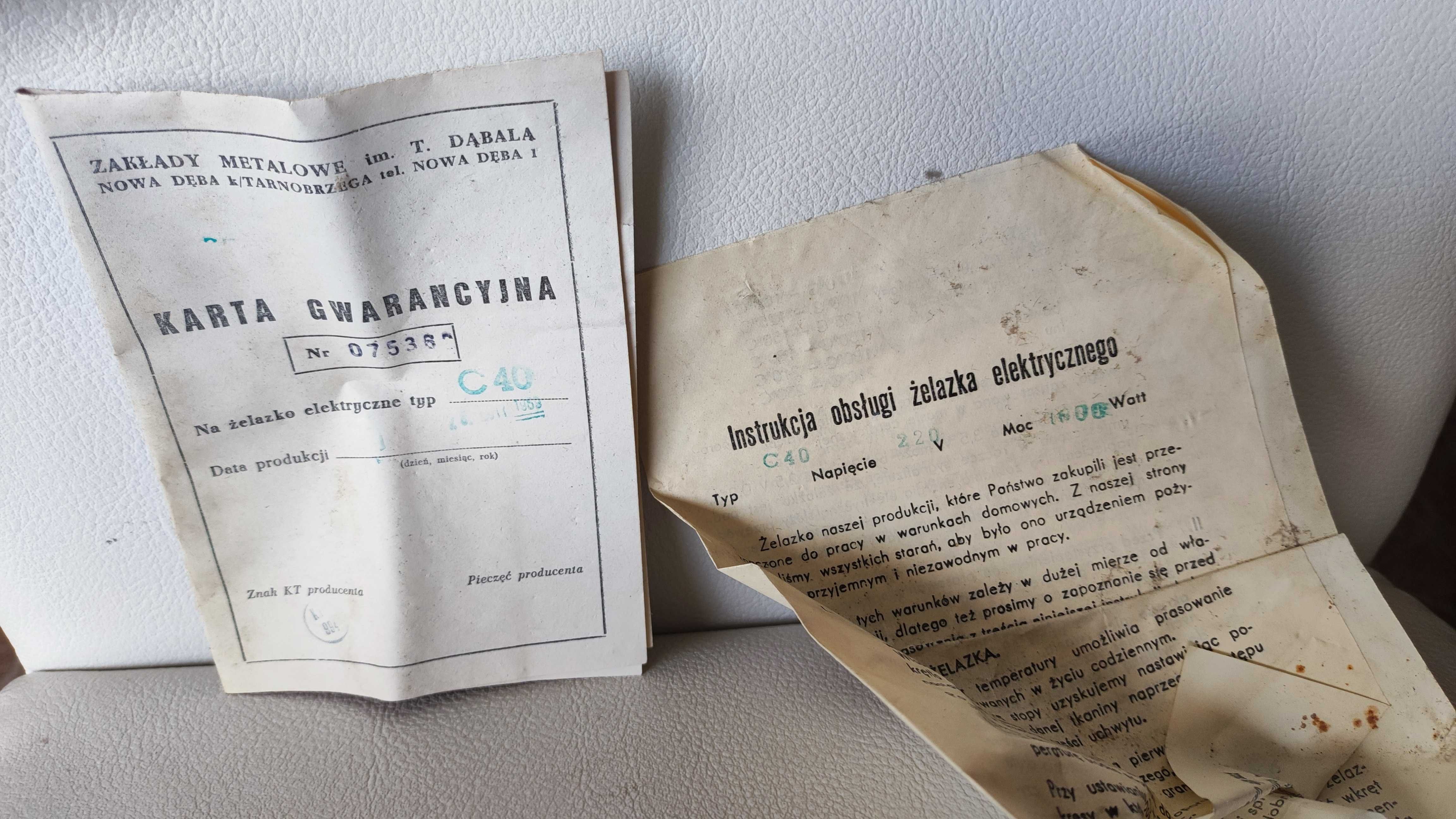 stare żelazko PRL z papierami RETRO starocie vintage
