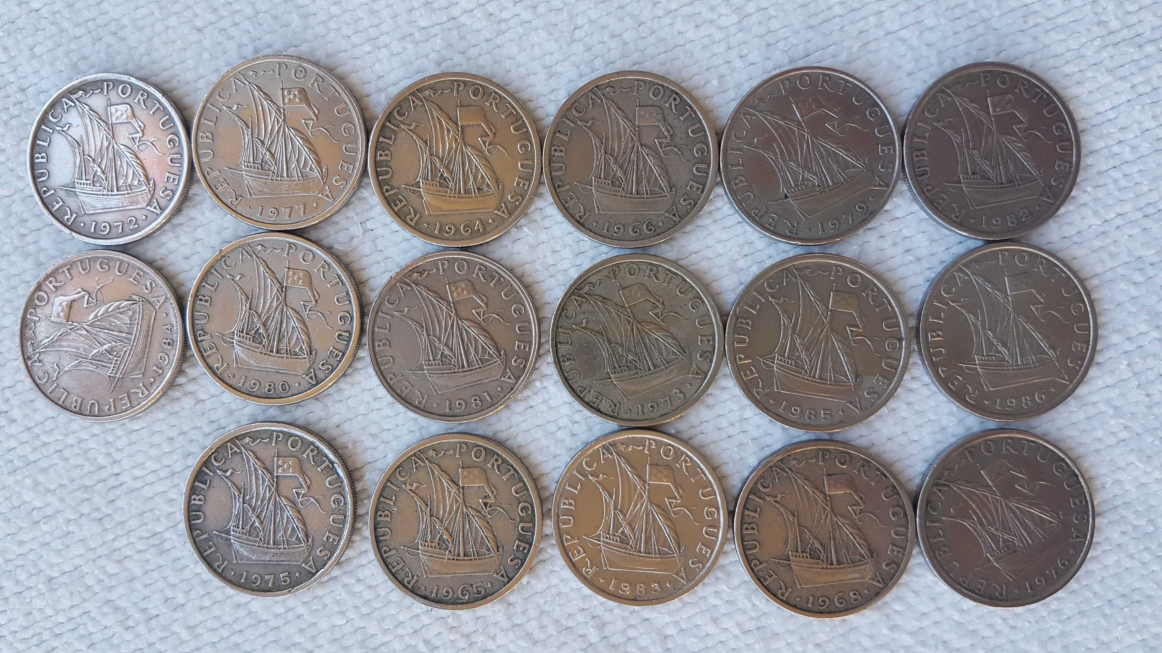 17 Moedas de 5$00 de 1964 a 1986 em cupro-níquel