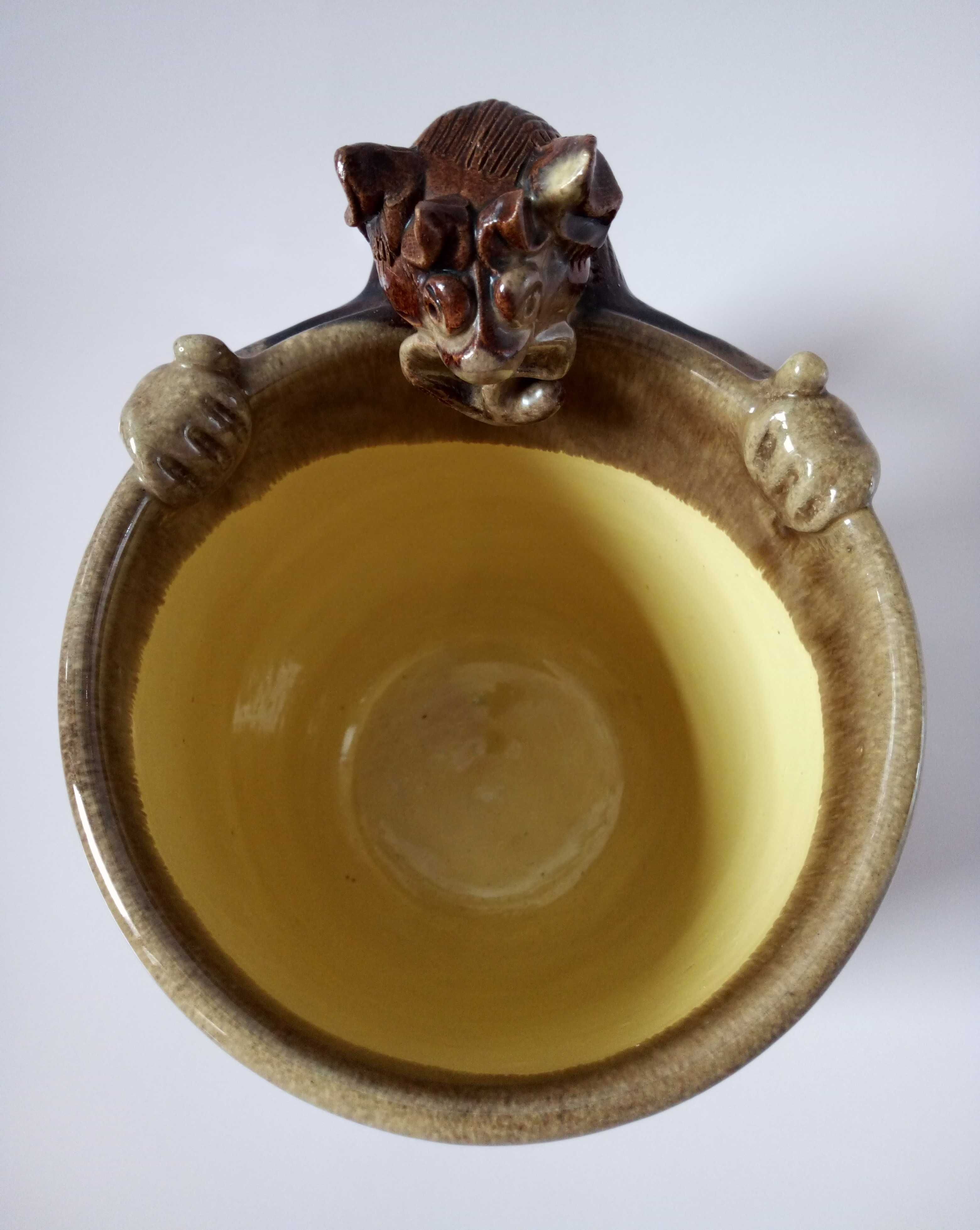 Ceramiczny kufel do piwa z diabłem. Pojemność ok. 1 litr - PRL.