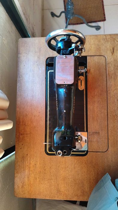 Máquina de Costura Antiga  |  OLIVA