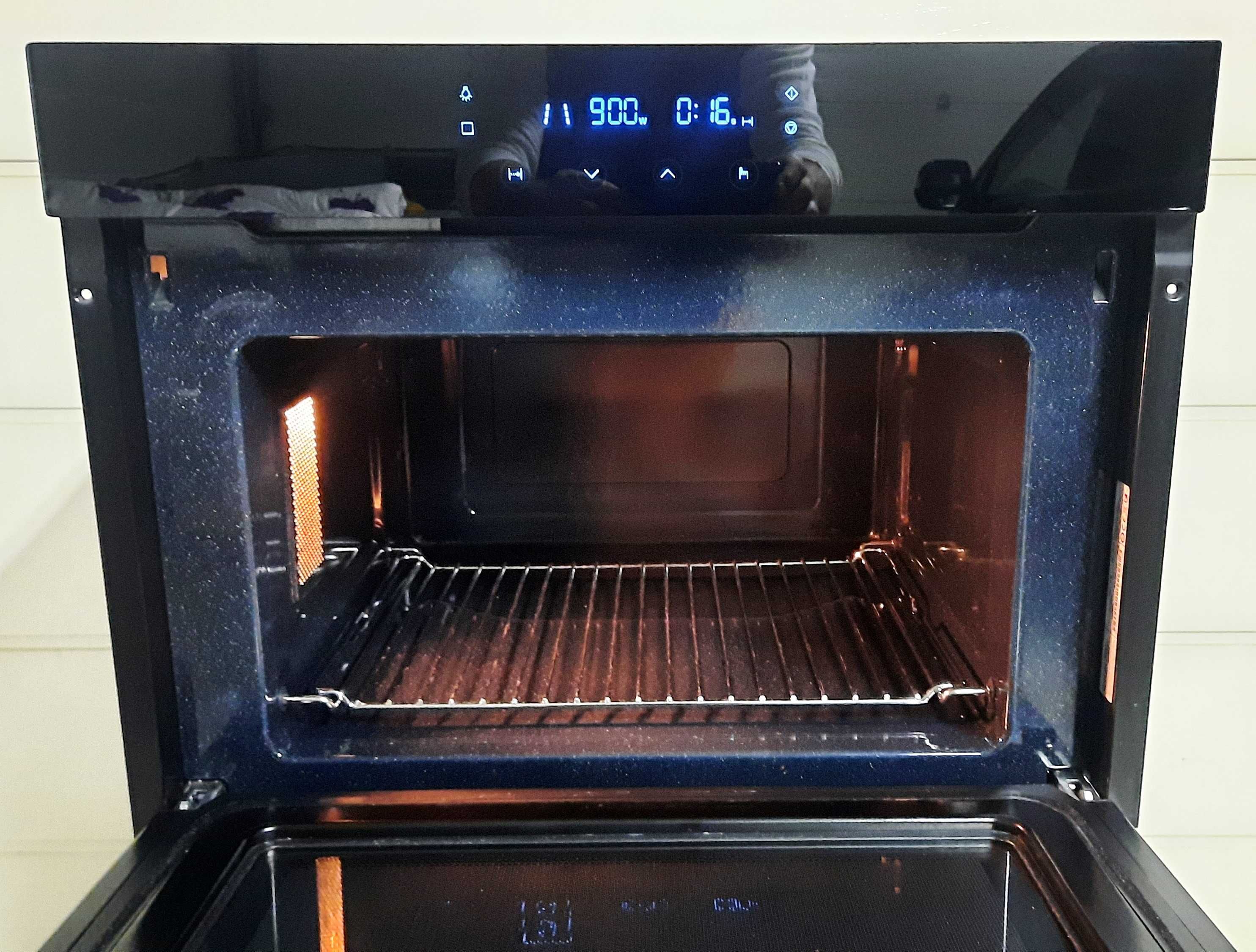 Mikrofalówka marki SAMSUNG NQ50K5137KB - JAK NOWA