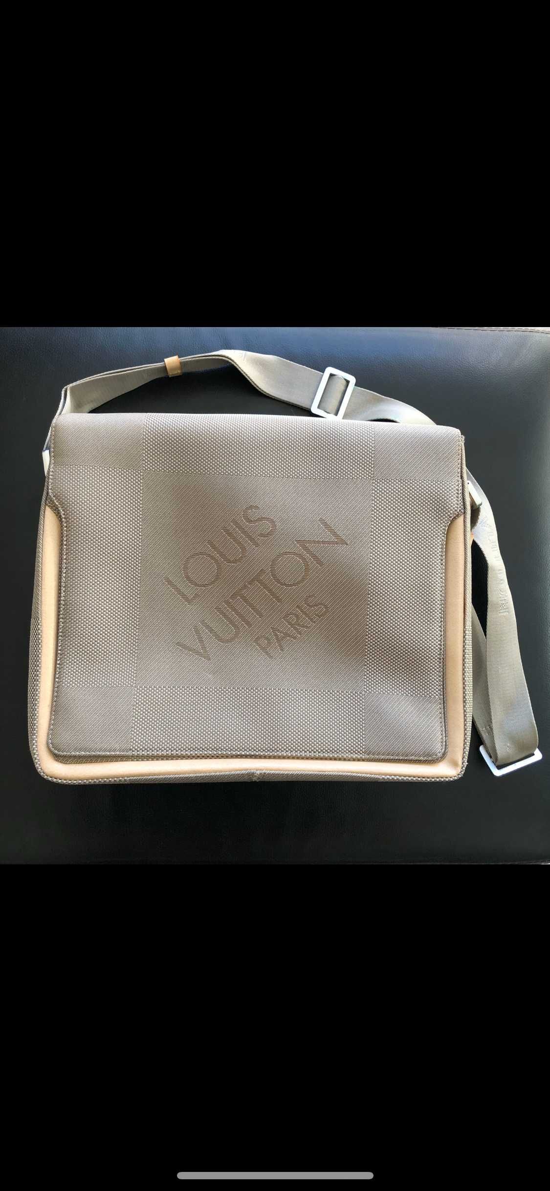 Mala tipo Louis Vuitton nova