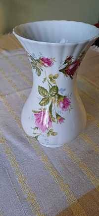 Piękny wazon, porcelana Chodzież, zdobiona różyczkami,PRL lata 70 XX w