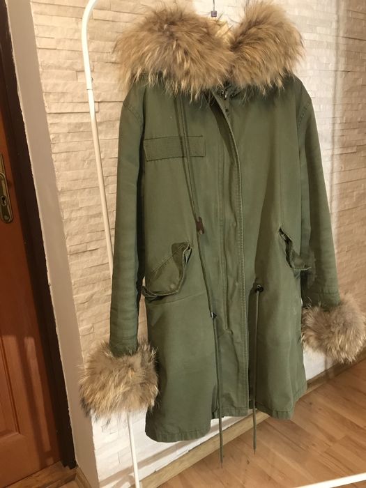 Parka obszyta naturalnym futrem z jenota