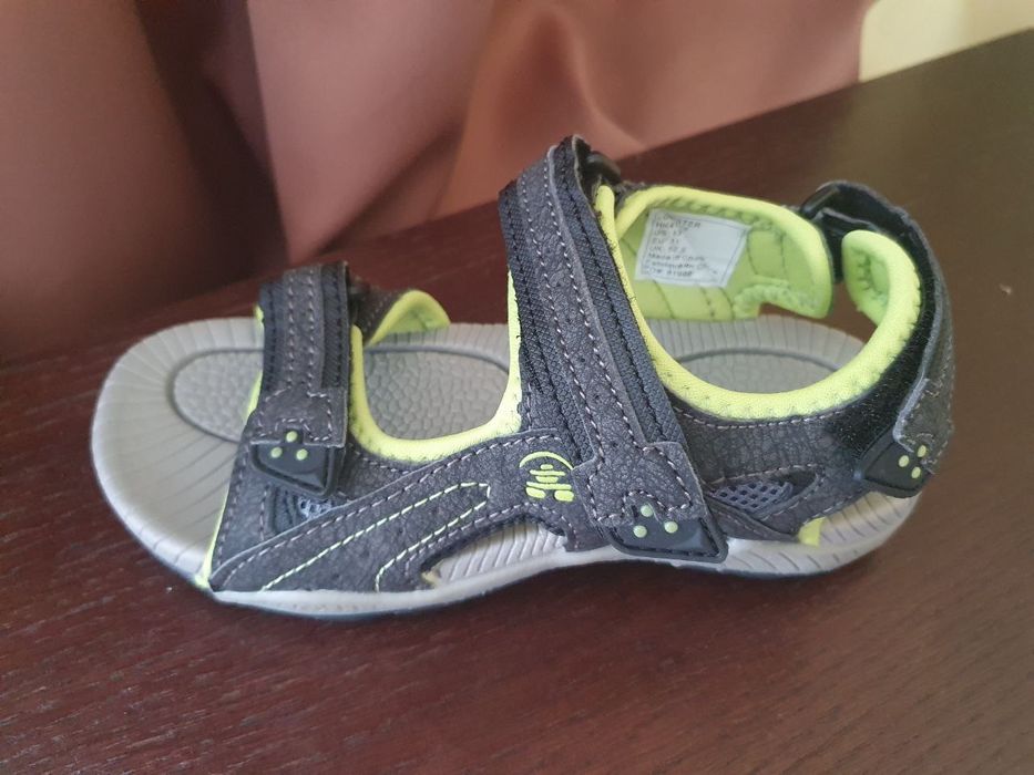 Босоніжки хлопчик kamik 31р