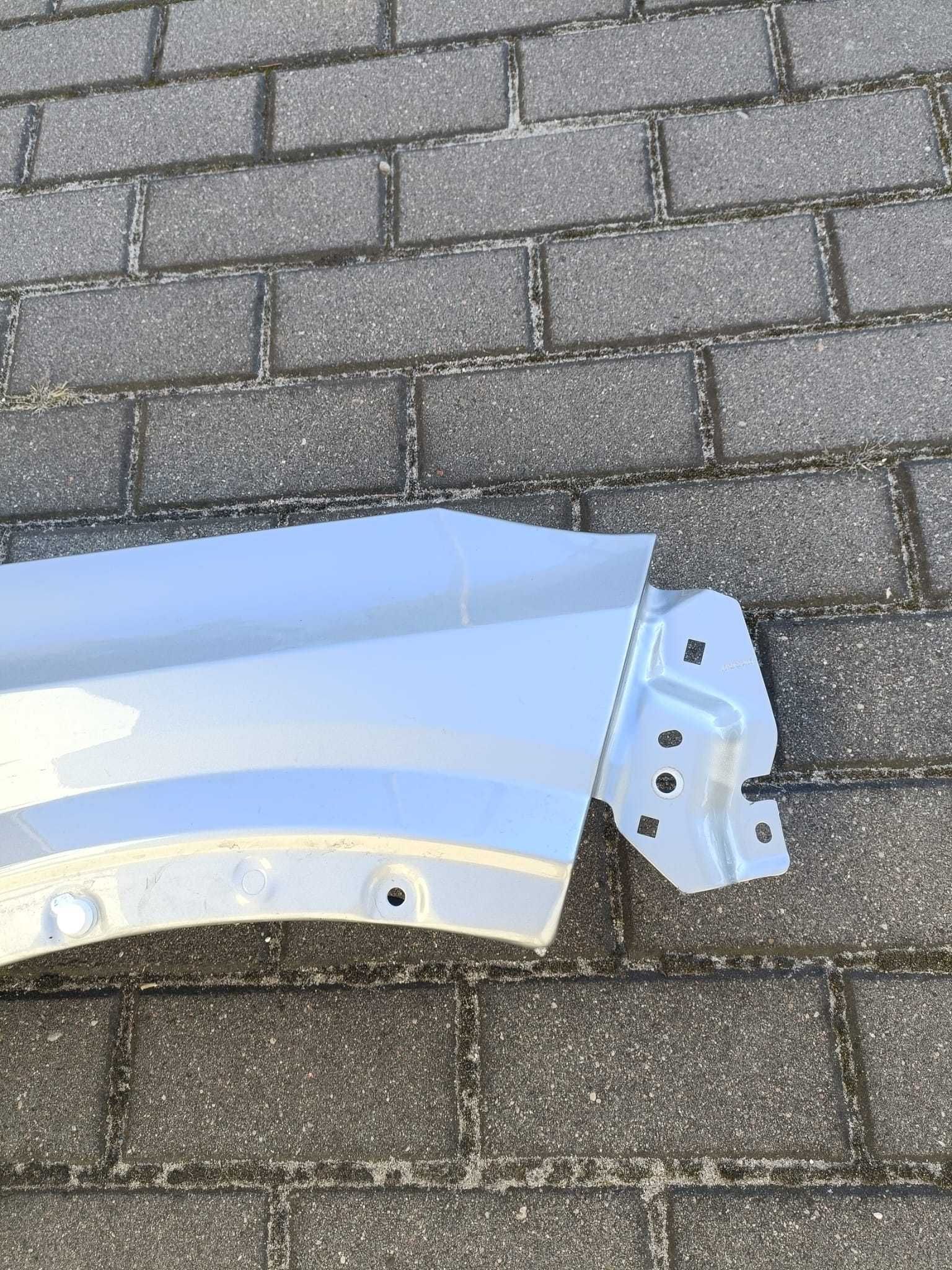 Błotnik Prawy Nissan Qashqai 2023 - Stan IGŁA.