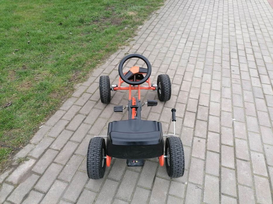 Kettler Gokart na pedały Suzuka na pompowanych kołach