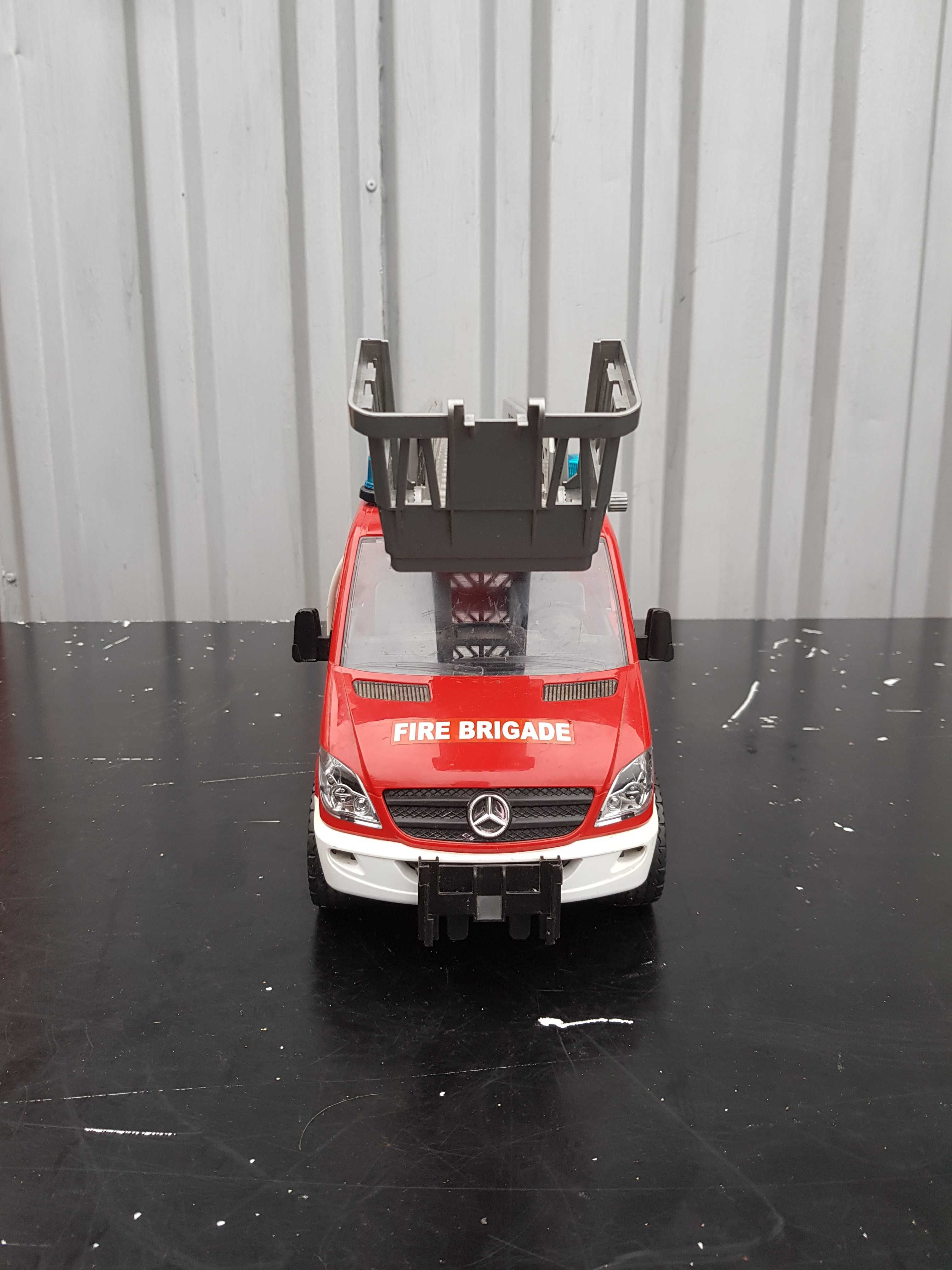 Mercedes straż Bruder