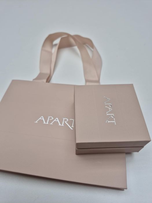 Pudełeczko z torebką na biżuterię firmy Apart