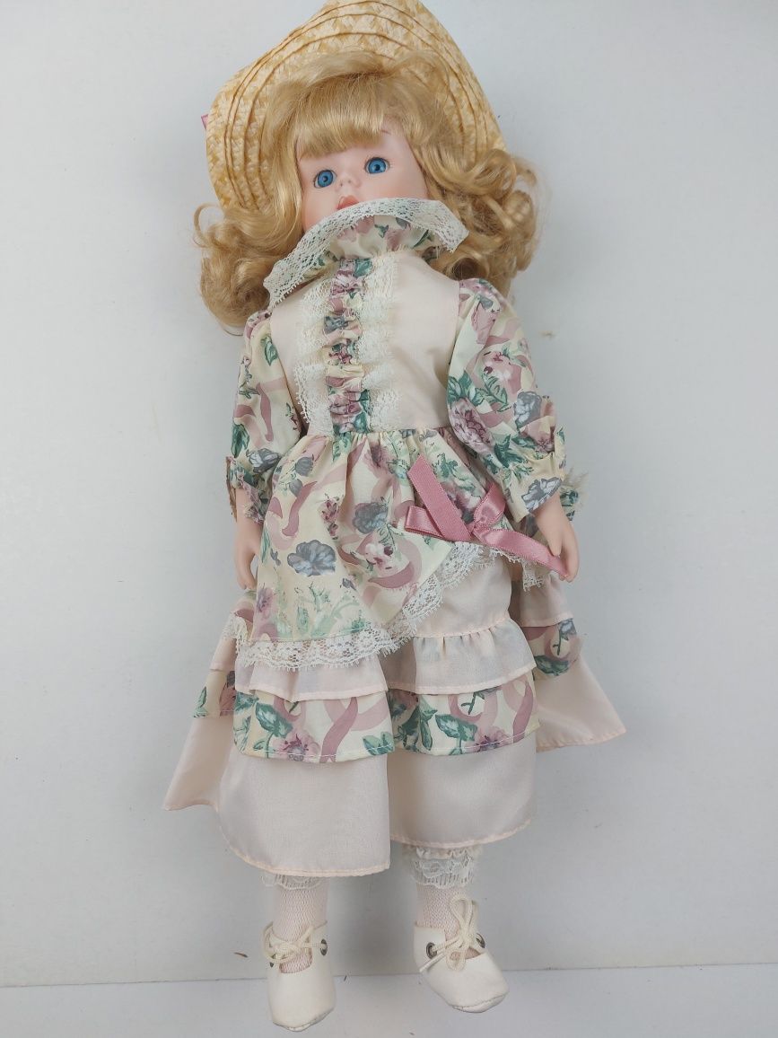 6 bonecas em porcelana de coleção