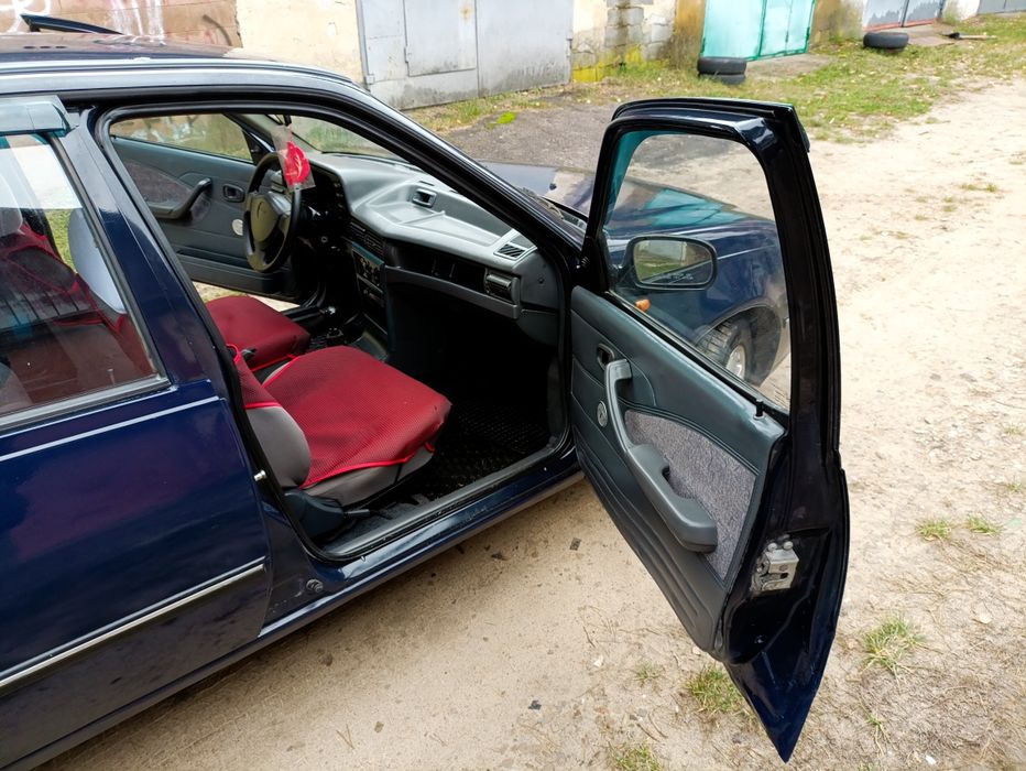 Продам авто всі питання за телефоном.