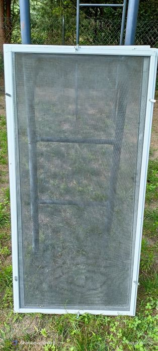 3 moskitiery okienne 130cm x 62,5cm