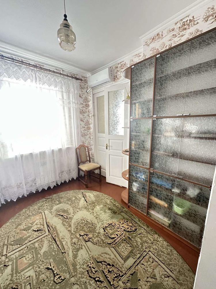 Двоповерховий будинок на Новомиколаївці