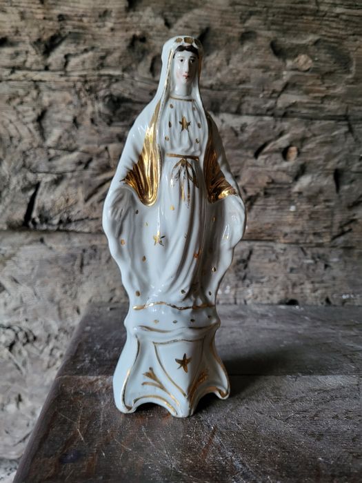 Maryja Niepokalana Matka Boża porcelanowa