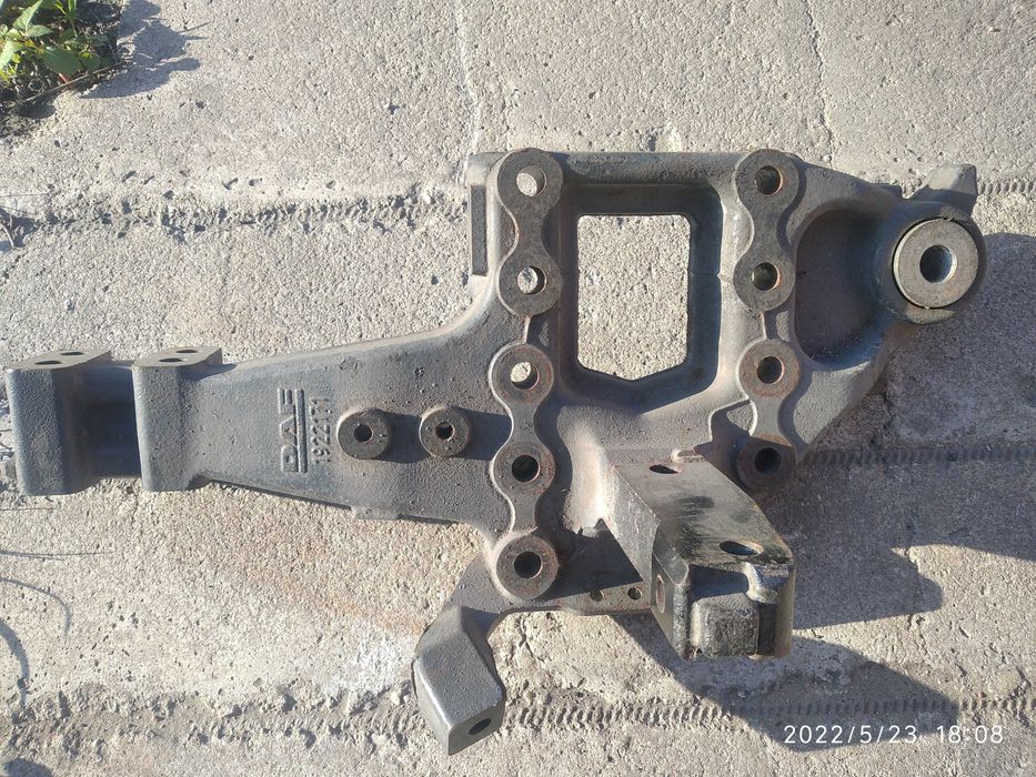 wspornik mocowanie resora DAF XF106