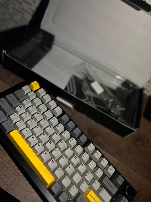 Продам клавиатуру аджас ака 820 про