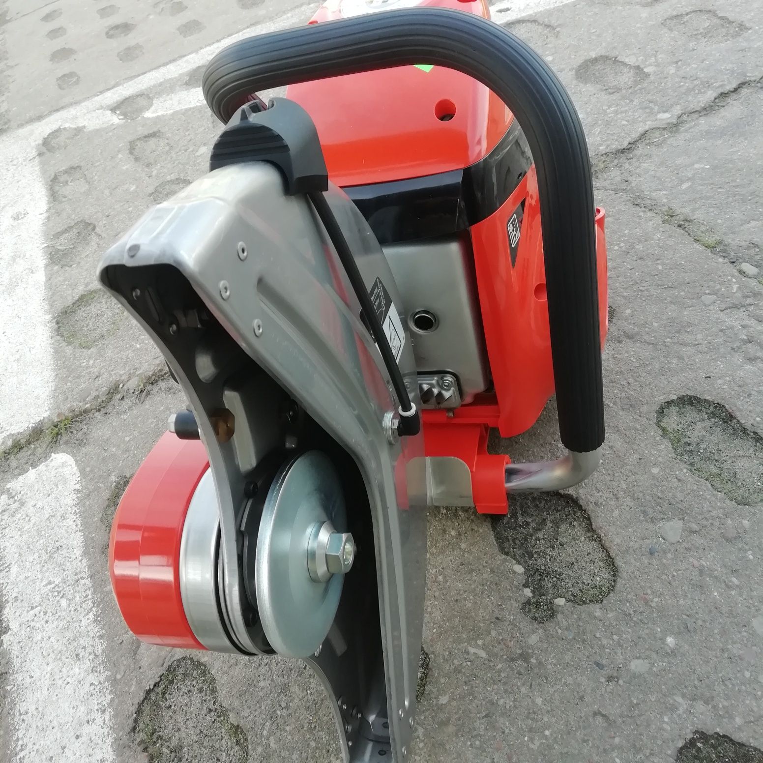 Przecinarka do betonu Echo 4,4km Echo CSG-7410ES