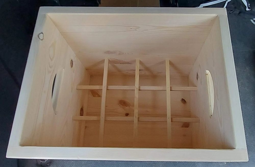 Skrzynka na piwo 12 butelek - przegródki