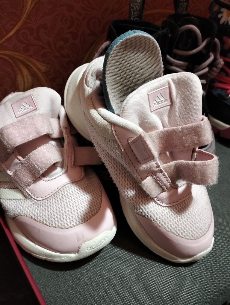 Кросівки ADIDAS ніжно рожеві