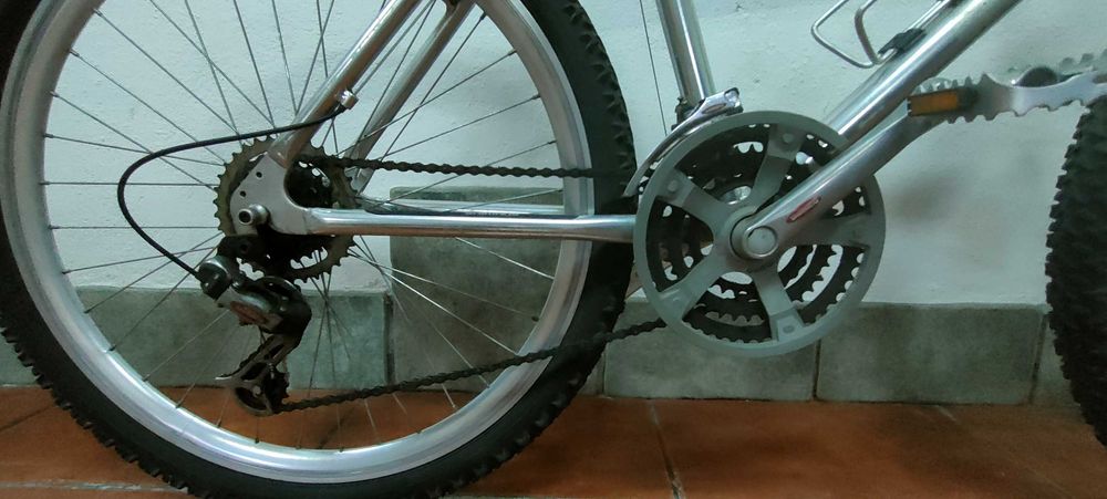 Bicicleta BTT Shimano Canyon - toda em alumínio