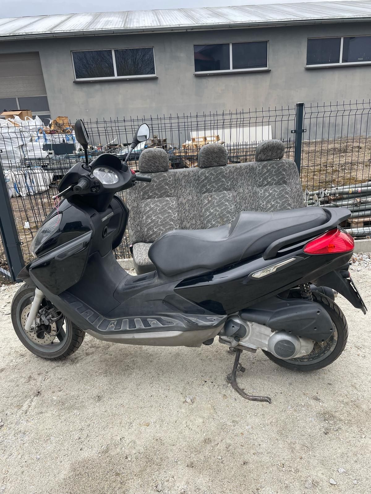 Skuter Piaggio X7 125