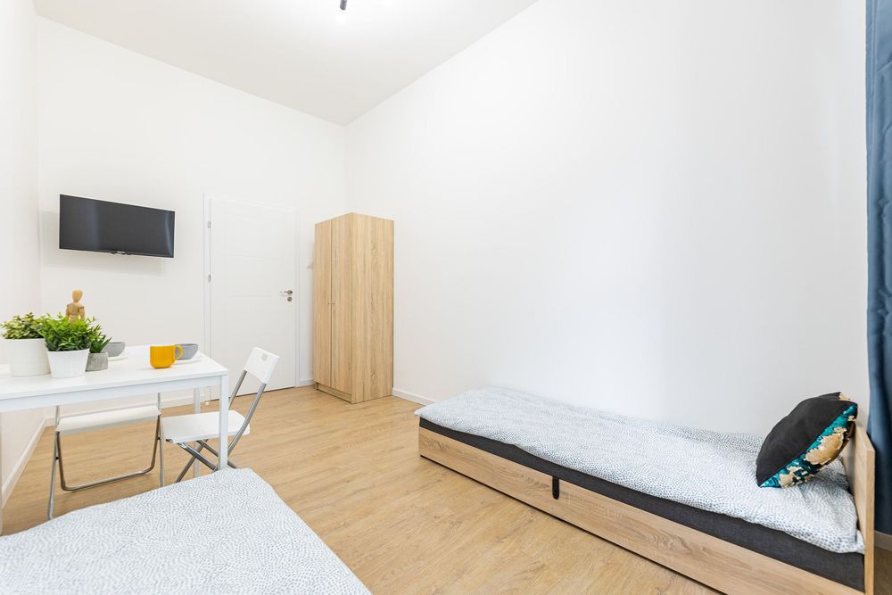 Nowe komfortowe NOCLEGI dla FIRM Centrum obok "Metra"