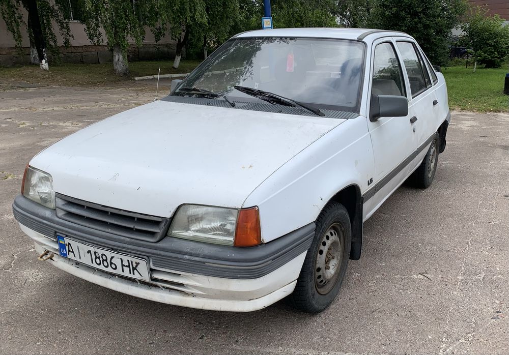 Opel kadett 1.4 газ/бенз