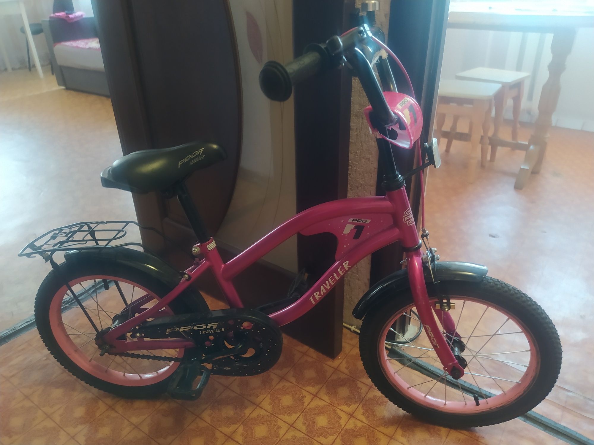 Продам дитячий велосипед для дівчинки.
