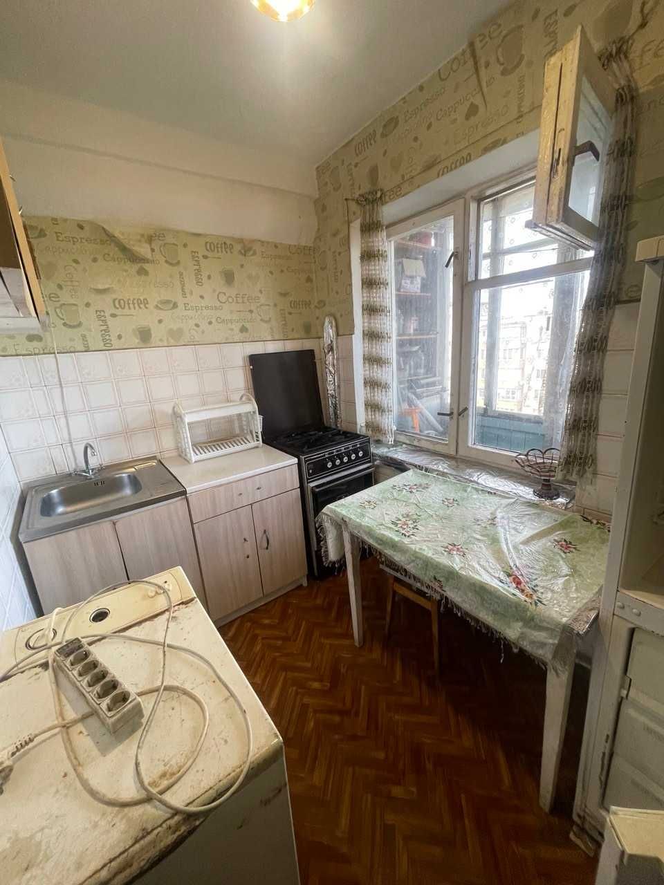 здається однокімнатна квартира ,метро Лісова
