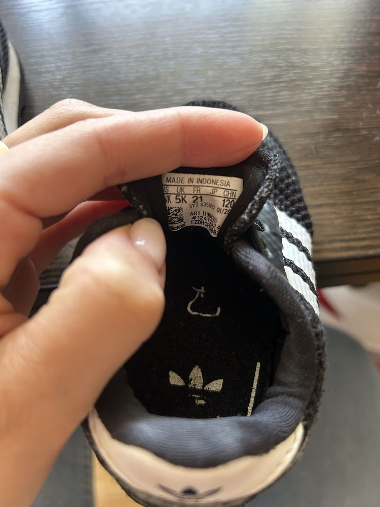 Кросівки adidas