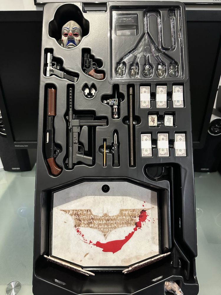 Фигурка 1/4 hot toys QS 10 THE DARK KNIGHT – THE JOKER special edition