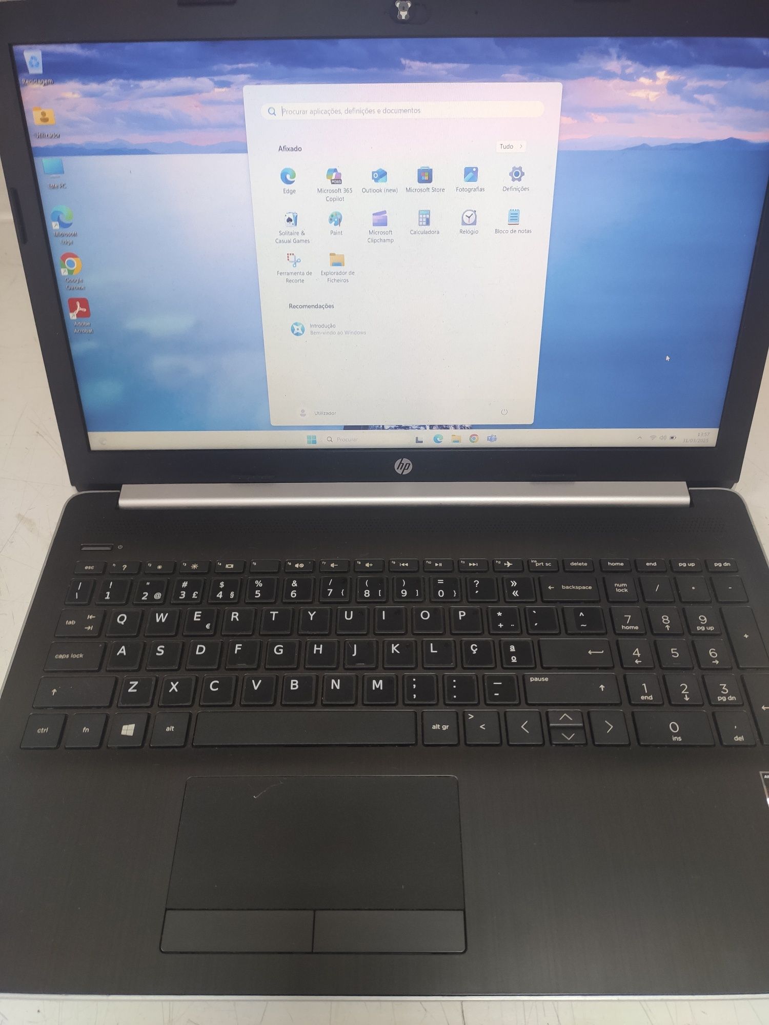 Portátil HP, AMD Ryzen™ 7 3700U com Radeon™ Vega 10/ 16Gb RAM / W11Pro