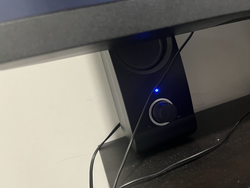 Ps5 +monitor 1080p + colunas de som + comando e cadeira gamer