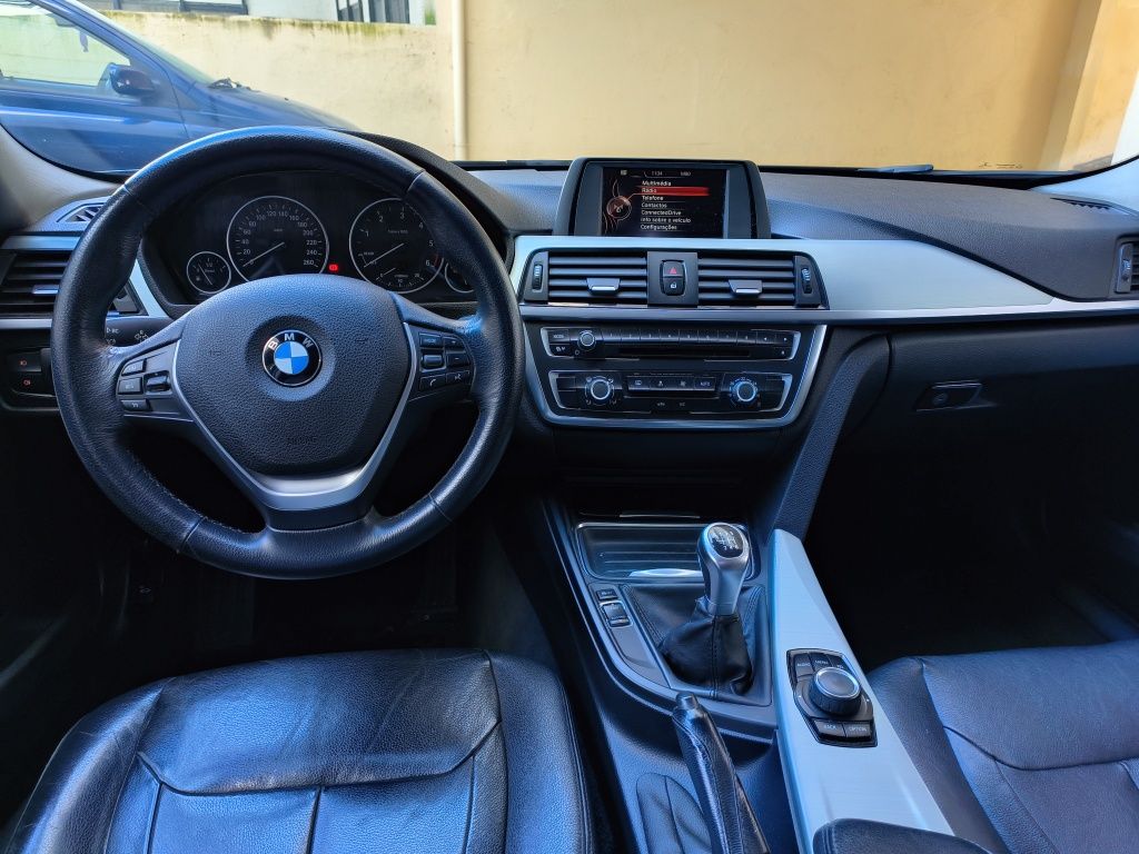 BMW 318d Luxeri Line Sport ano 2015 com apenas 180 mil kms