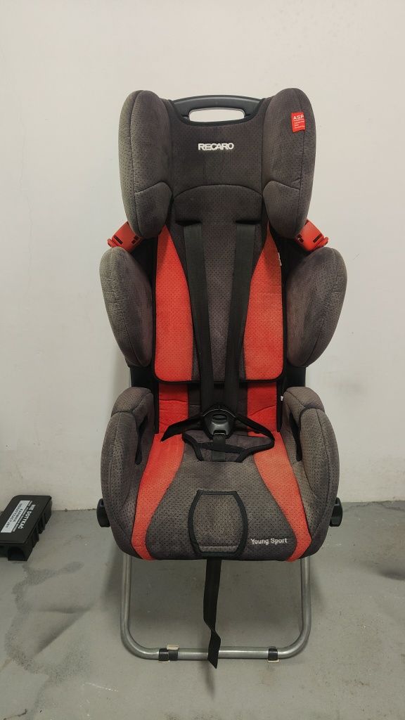 Fotelik RECARO 9-36 kg nie zniszczony