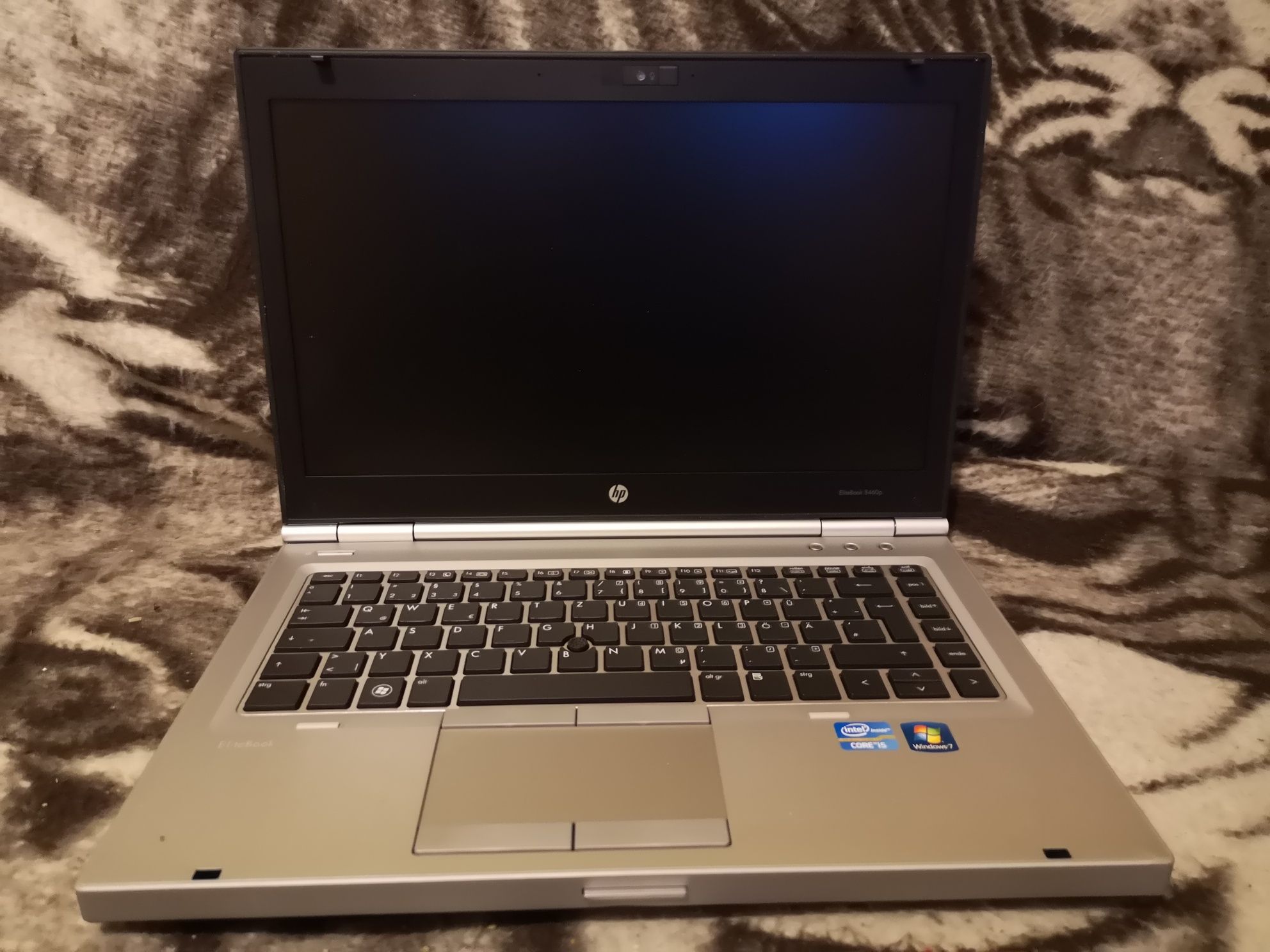 Laptop hp 8460p i5 2410m 2X 2.3ghz 10gb ram   180 gb dysk SSD