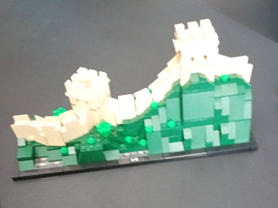 Construçoes LEGO montadas, com embalagens originais