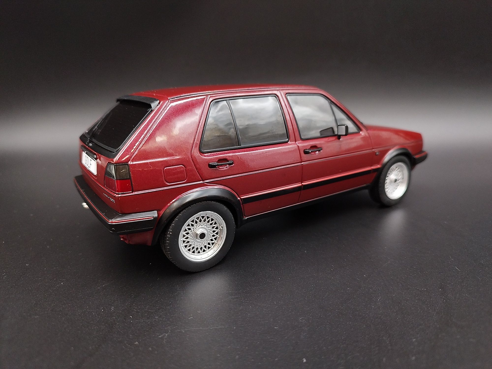 1:18 MCG Volkswagen Golf II GTI RED Model nowy