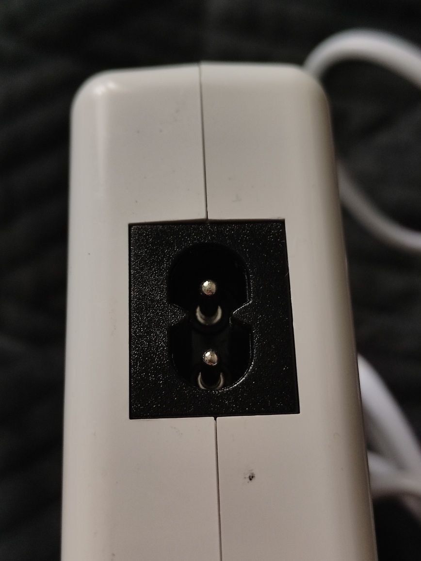 Зарядна станція USB,8 портів 65Вт/12 А.