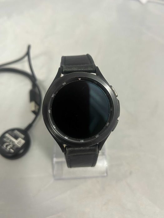 Smartwatch Samsung Galaxy WATCH 4 CLASSIC + ładowarka