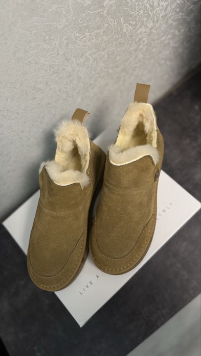 Продам зимові чоботи,угги,нові